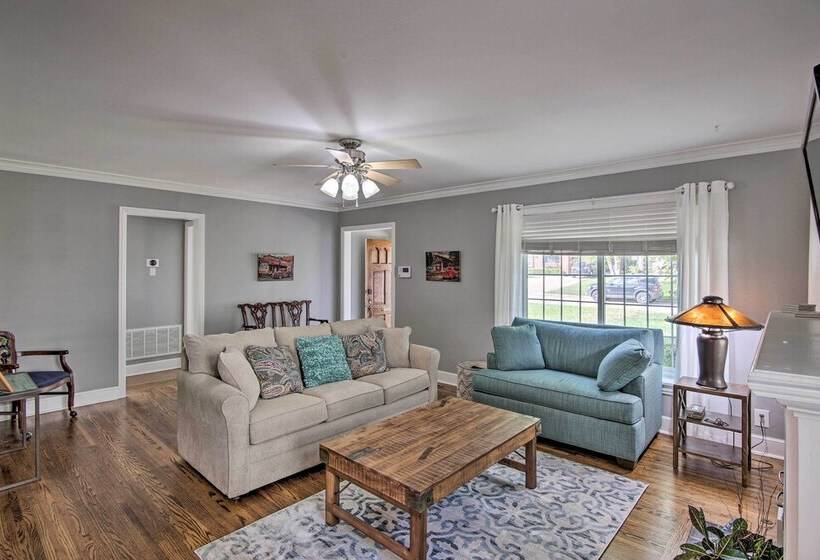 Charming Tulsa Bungalow W/ Furnished Deck!