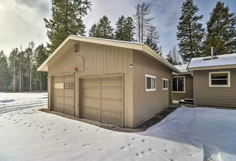 Columbia Falls Private Retreat: Pool Table & Deck!
