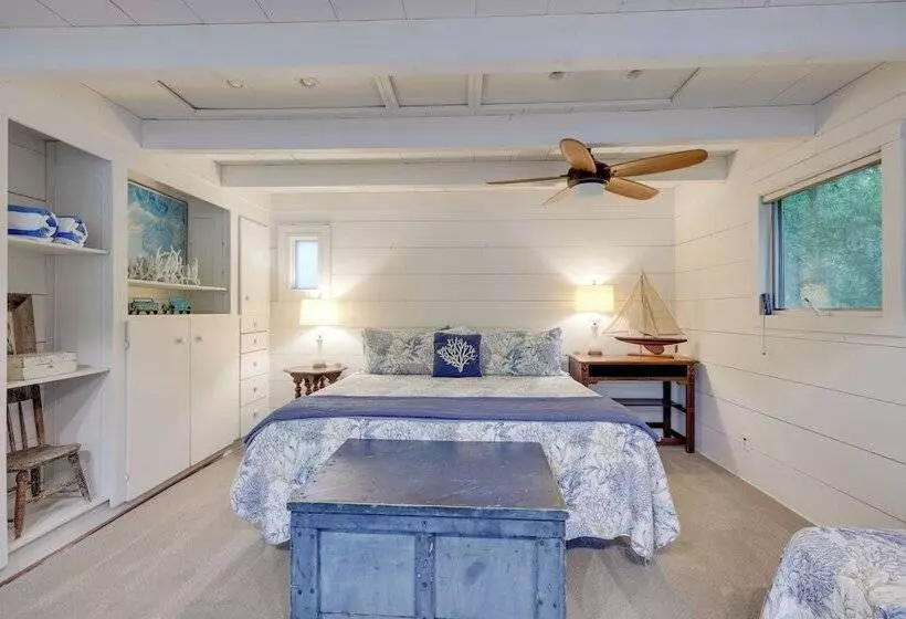 Nantucket Hide Away Cottage On Saint Marys River!