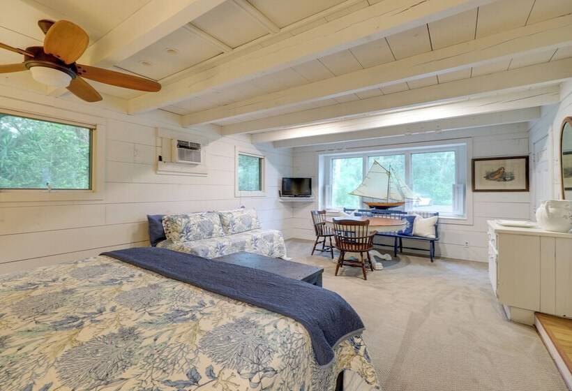 Nantucket Hide Away Cottage On Saint Marys River!
