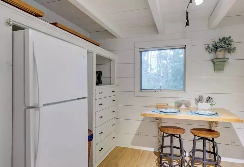 Nantucket Hide Away Cottage On Saint Marys River!