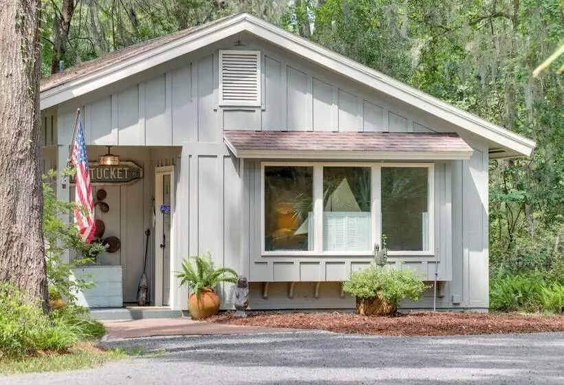 Nantucket Hide Away Cottage On Saint Marys River!