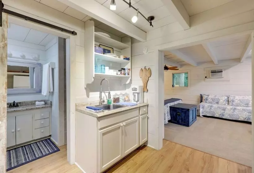 Nantucket Hide Away Cottage On Saint Marys River!