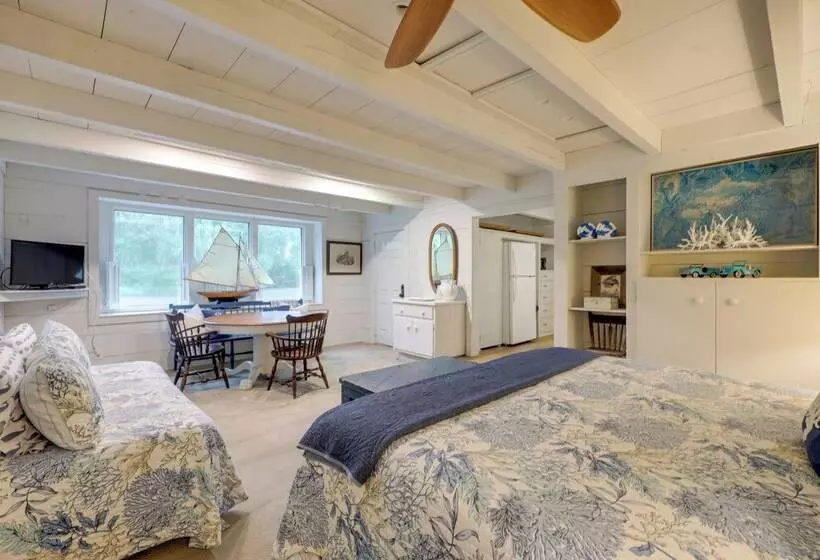 Nantucket Hide Away Cottage On Saint Marys River!