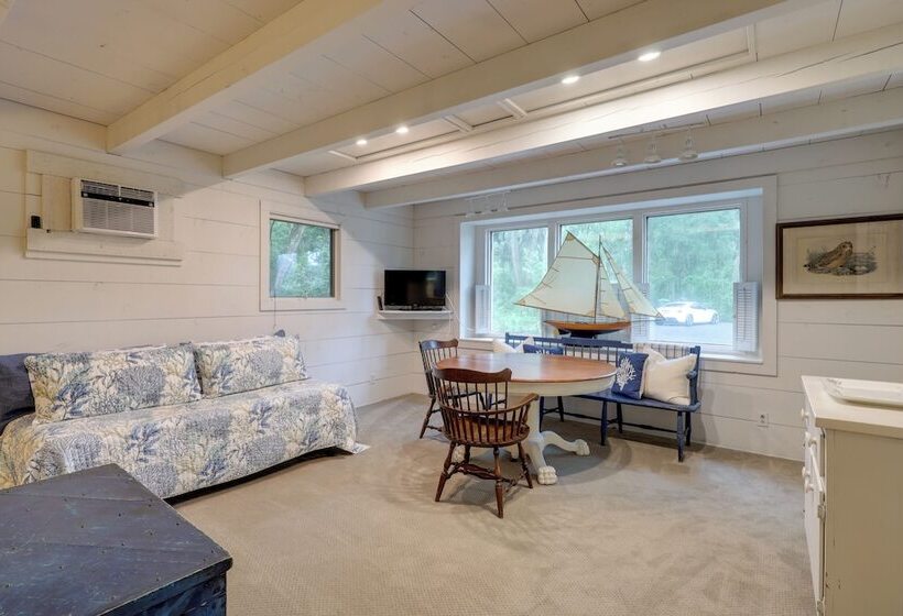 Nantucket Hide Away Cottage On Saint Marys River!