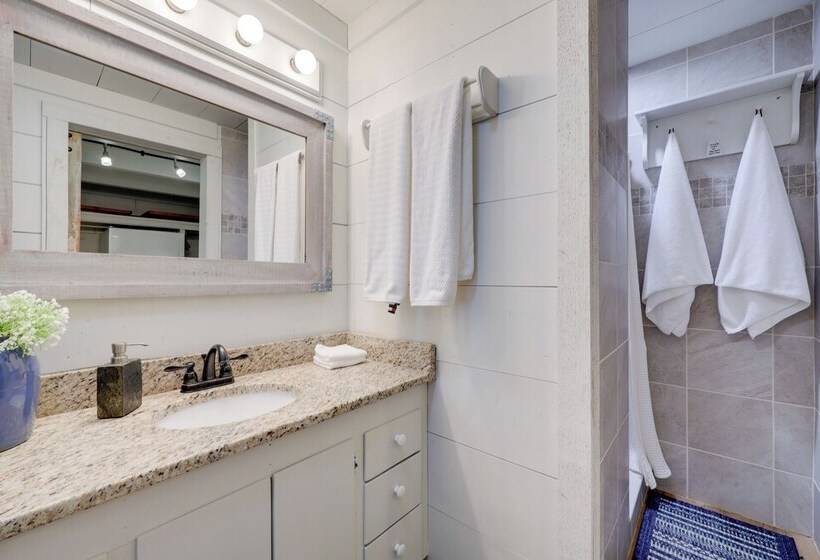 Nantucket Hide Away Cottage On Saint Marys River!