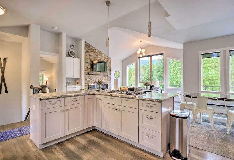 3 Mi To Ski Resort: Modern Breck Home W/ Hot Tub!