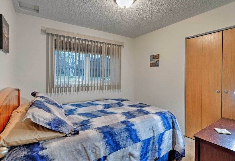 Fairbanks Alaskan Abode ~ 1 Mile To Pioneer Park!