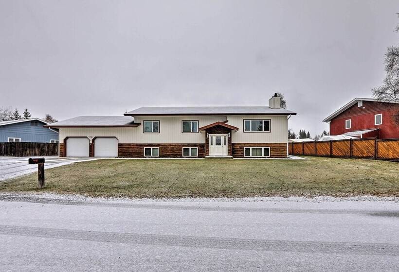 Fairbanks Alaskan Abode ~ 1 Mile To Pioneer Park!