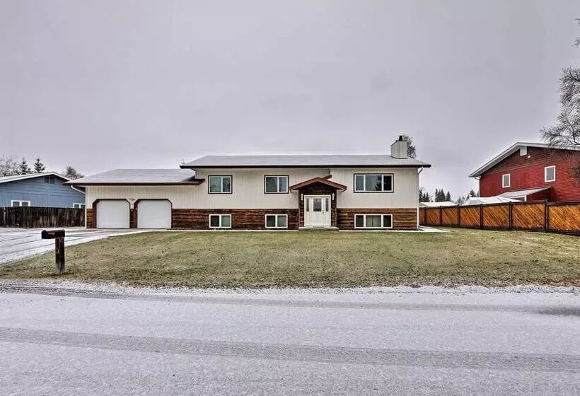 Fairbanks Alaskan Abode ~ 1 Mile To Pioneer Park!