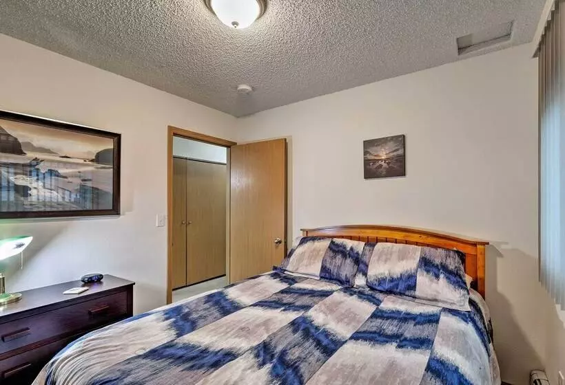 Fairbanks Alaskan Abode ~ 1 Mile To Pioneer Park!