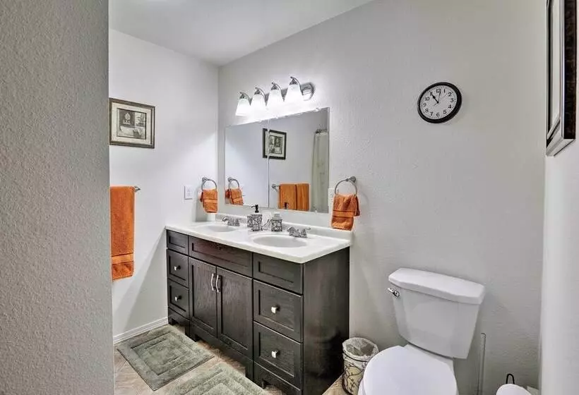 Fairbanks Alaskan Abode ~ 1 Mile To Pioneer Park!