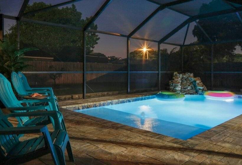 Family Friendly Tampa House With Private Pool!