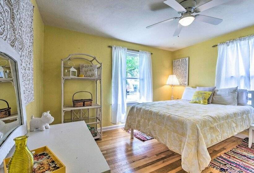 Walk To Beach: Fort Walton Coastal Retreat