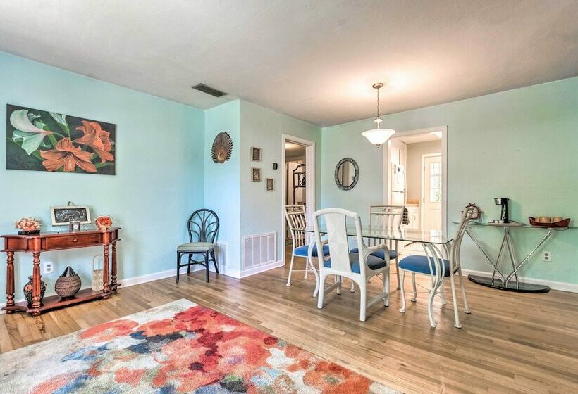 Walk To Beach: Fort Walton Coastal Retreat