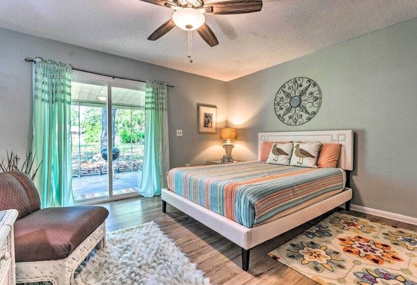 Walk To Beach: Fort Walton Coastal Retreat