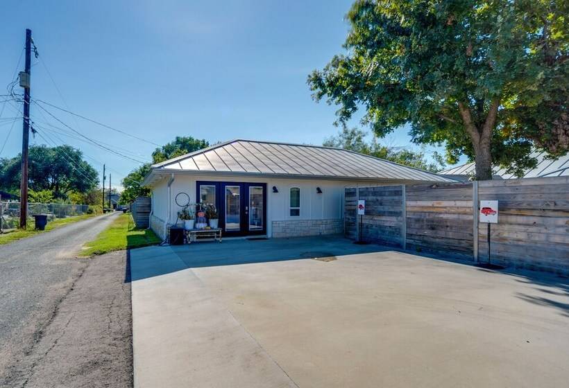 Fredericksburg  Regan Cottage  W/ Hot Tub!