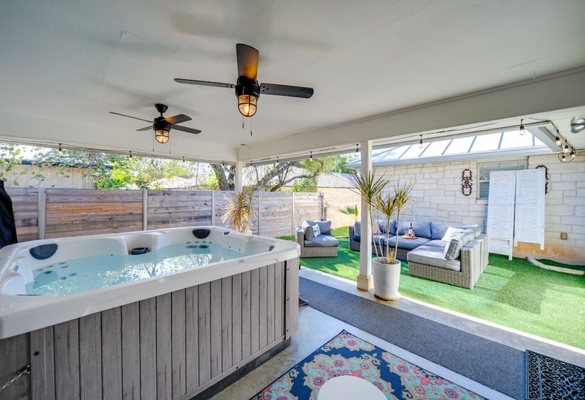 Fredericksburg  Regan Cottage  W/ Hot Tub!