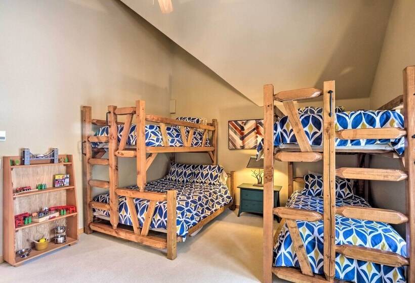 Grand Fraser Escape W/ Private Deck & Hot Tub