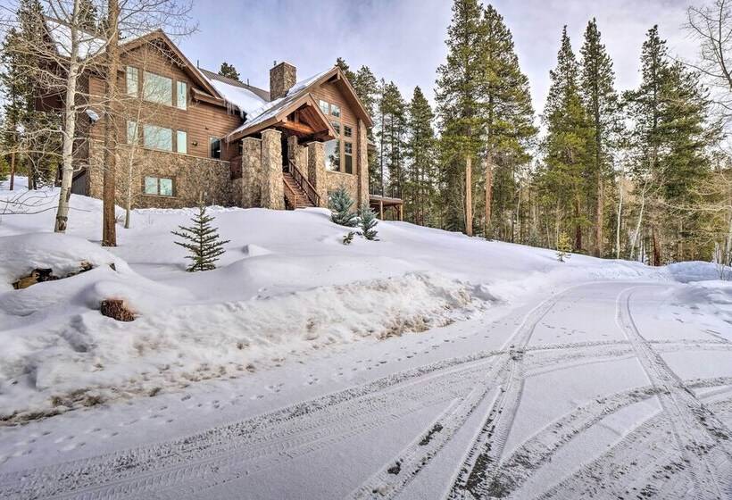 Grand Fraser Escape W/ Private Deck & Hot Tub