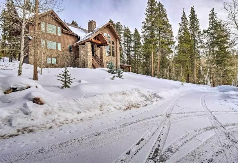 Grand Fraser Escape W/ Private Deck & Hot Tub