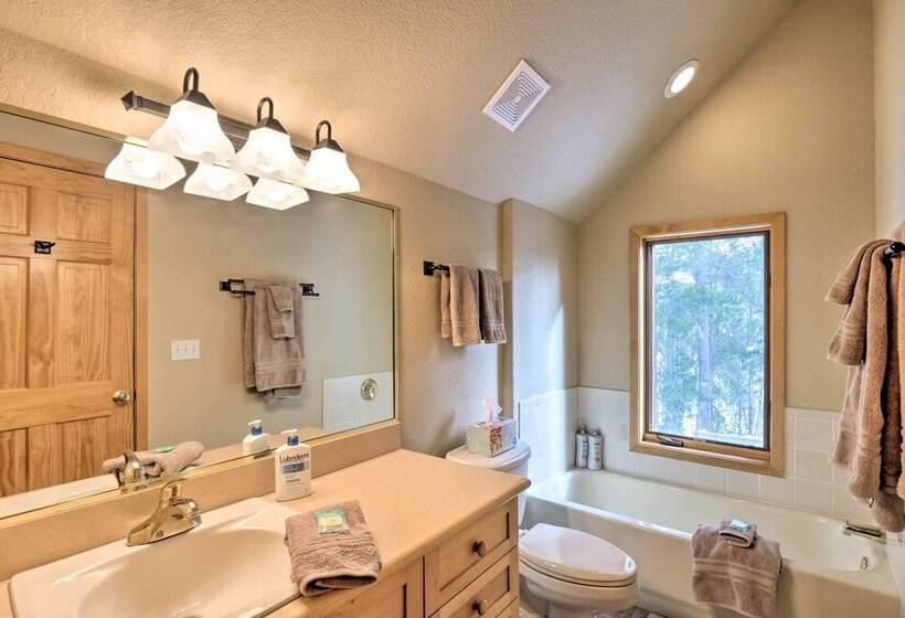 Grand Fraser Escape W/ Private Deck & Hot Tub