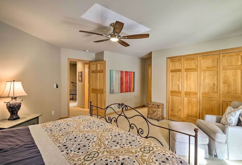 Grand Fraser Escape W/ Private Deck & Hot Tub