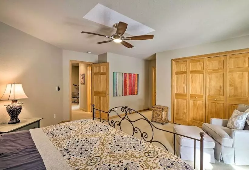 Grand Fraser Escape W/ Private Deck & Hot Tub