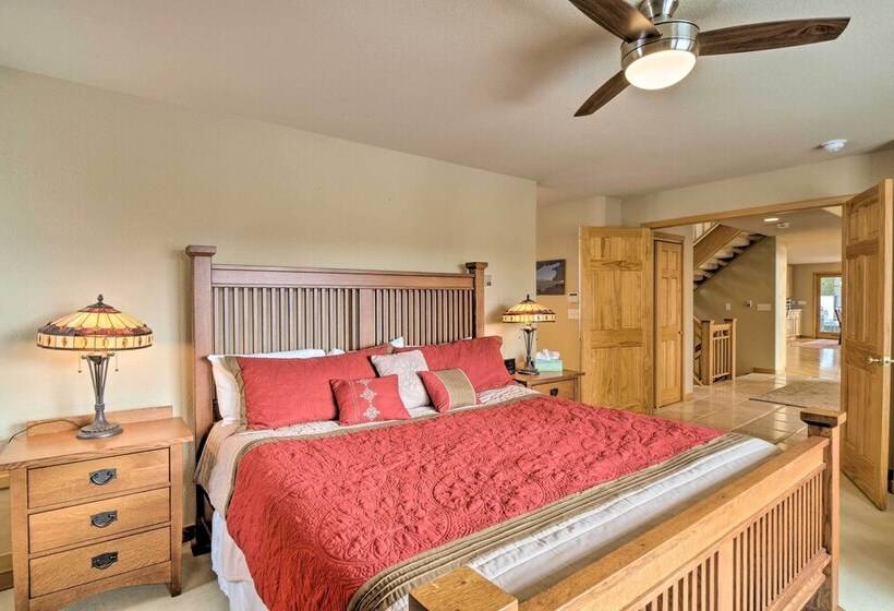 Grand Fraser Escape W/ Private Deck & Hot Tub