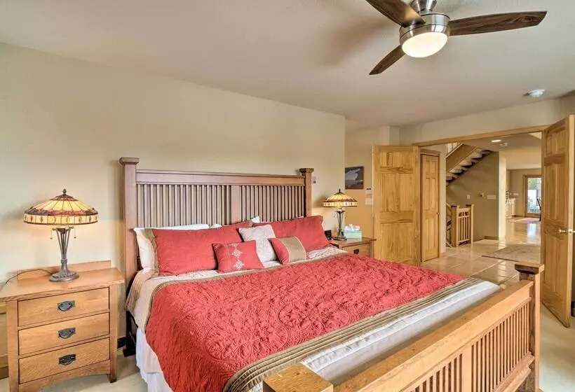 Grand Fraser Escape W/ Private Deck & Hot Tub