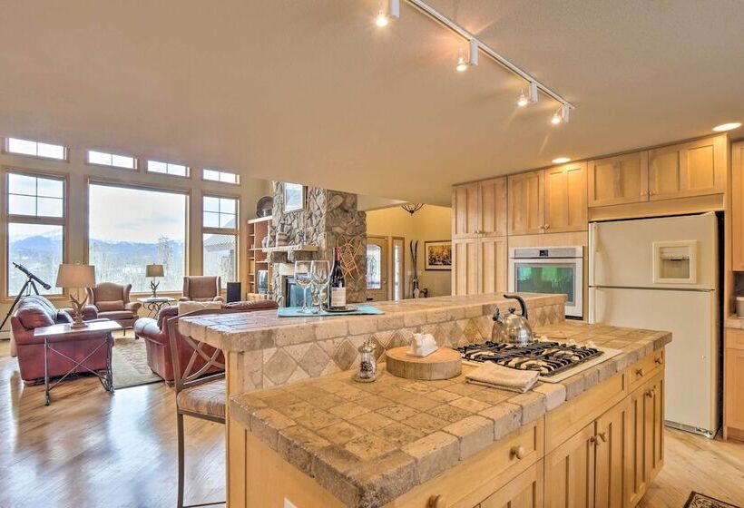 Grand Fraser Escape W/ Private Deck & Hot Tub