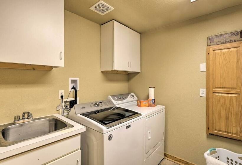 Grand Fraser Escape W/ Private Deck & Hot Tub