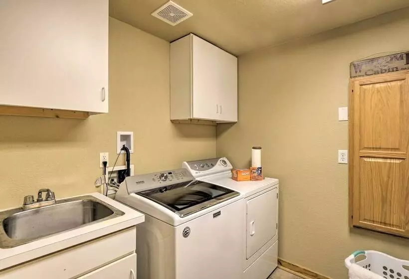 Grand Fraser Escape W/ Private Deck & Hot Tub