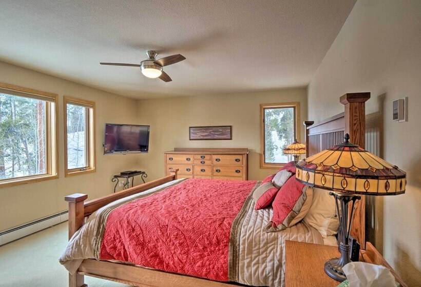 Grand Fraser Escape W/ Private Deck & Hot Tub