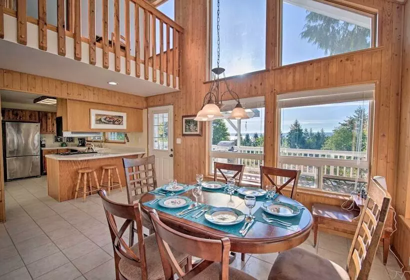 Hood Canal Home W/ Hot Tub   Bordering Olympic Np!