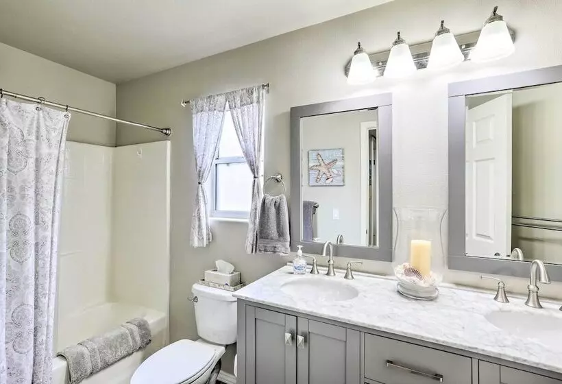 Ideally Located Ocean Escape Near Beach & Wineries