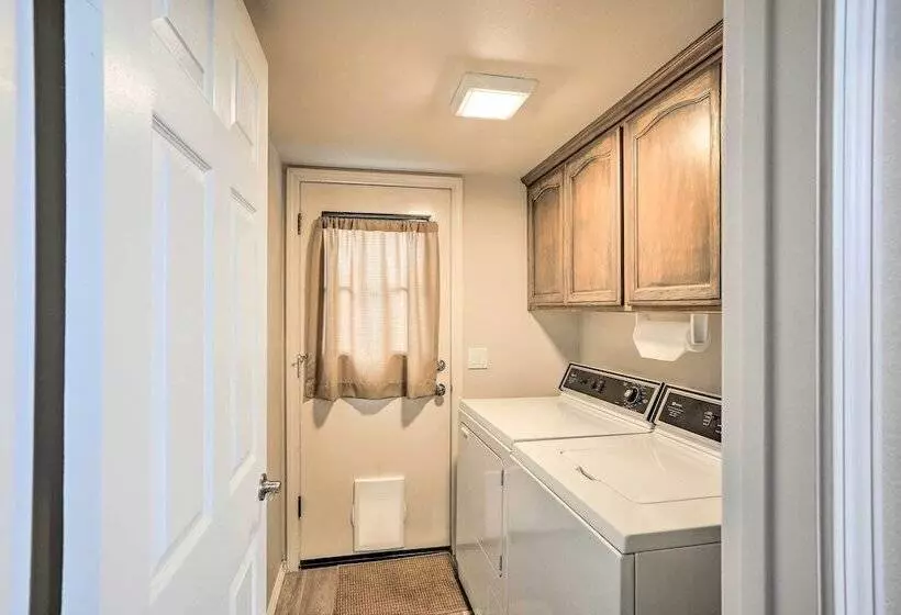 Ideally Located Ocean Escape Near Beach & Wineries