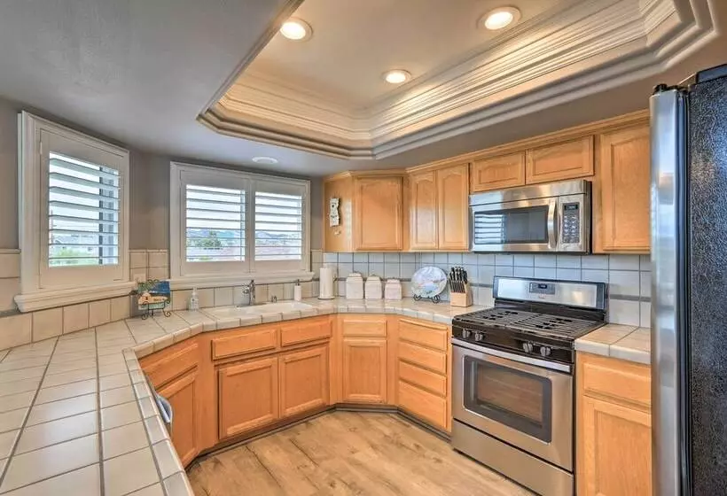 Ideally Located Ocean Escape Near Beach & Wineries