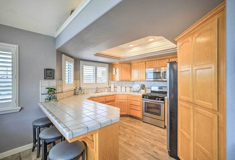 Ideally Located Ocean Escape Near Beach & Wineries