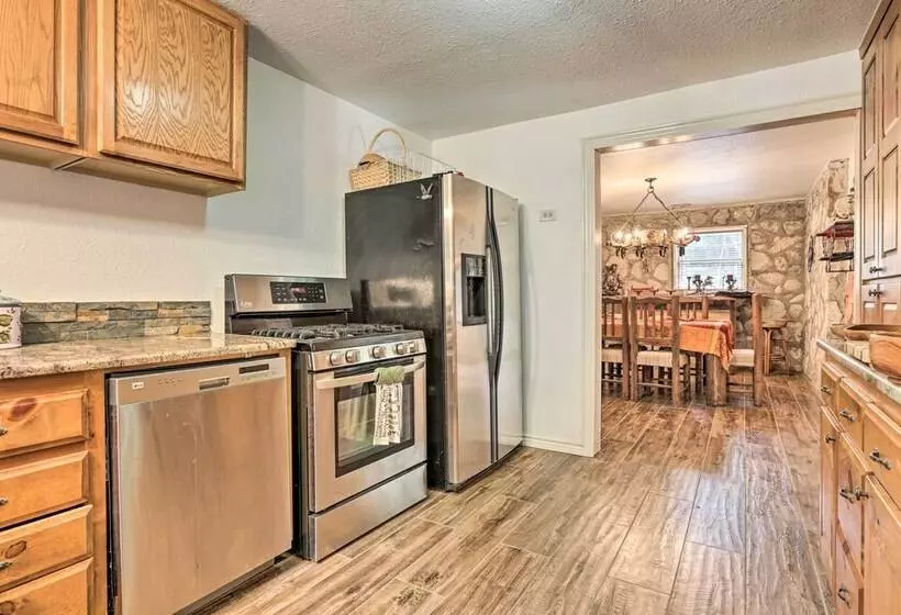 Kerrville Area Home W/ Outdoor Entertainment Space