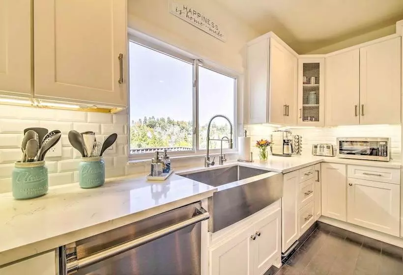 Lake Arrowhead Home W/views   3 Mi To Village