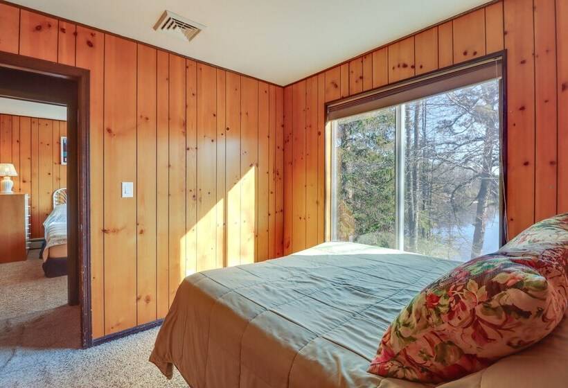 Near Skiing: Lakefront Gem W/ Kayaks In Long Pond