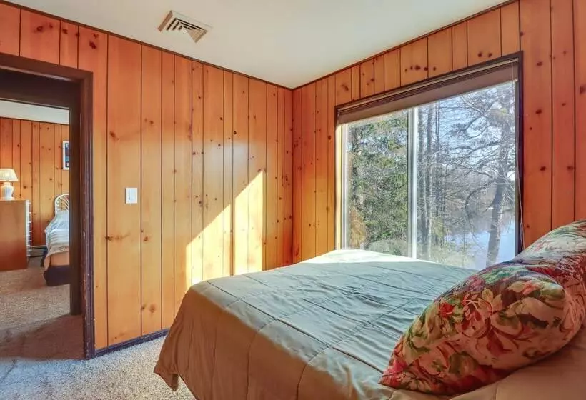 Near Skiing: Lakefront Gem W/ Kayaks In Long Pond