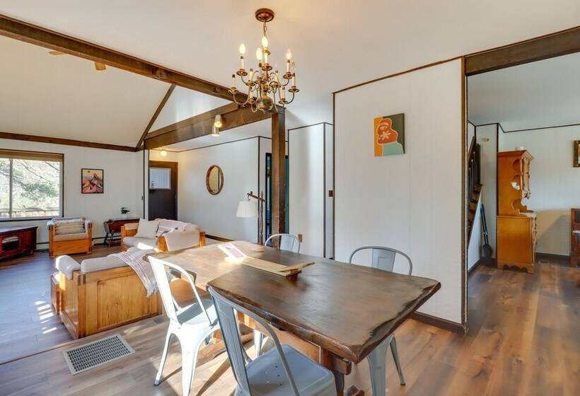 Near Skiing: Lakefront Gem W/ Kayaks In Long Pond