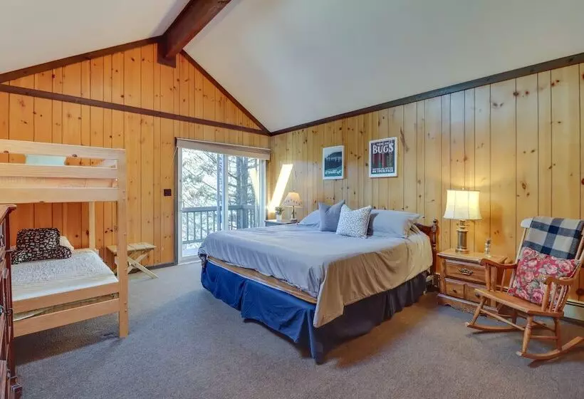 Near Skiing: Lakefront Gem W/ Kayaks In Long Pond