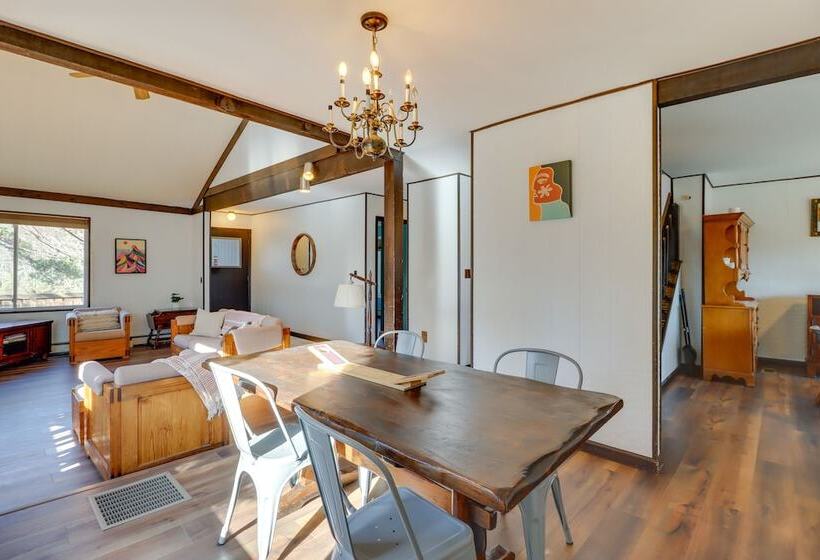 Near Skiing: Lakefront Gem W/ Kayaks In Long Pond