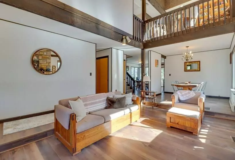 Near Skiing: Lakefront Gem W/ Kayaks In Long Pond