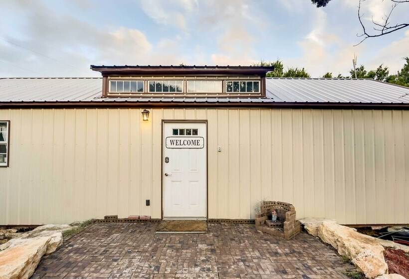 Lakehills Cabin With Fire Pit, Near Medina Lake!