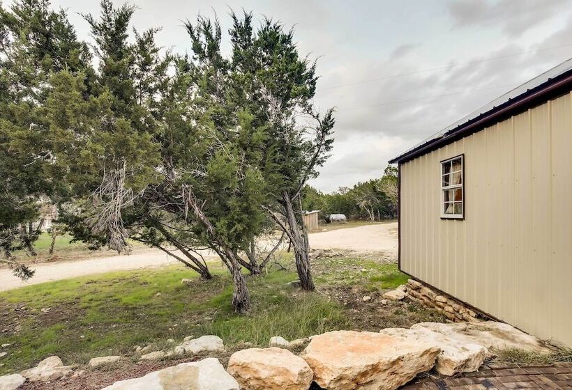 Lakehills Cabin With Fire Pit, Near Medina Lake!