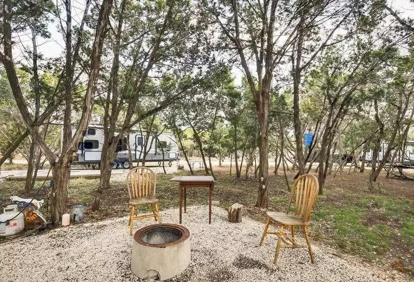 Lakehills Cabin With Fire Pit, Near Medina Lake!
